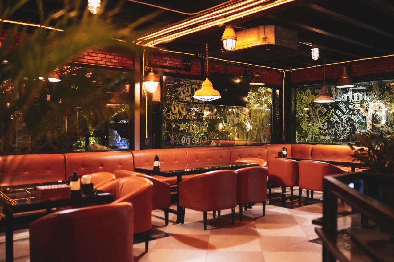 Letana Hotel Bang Phli Buitenkant foto