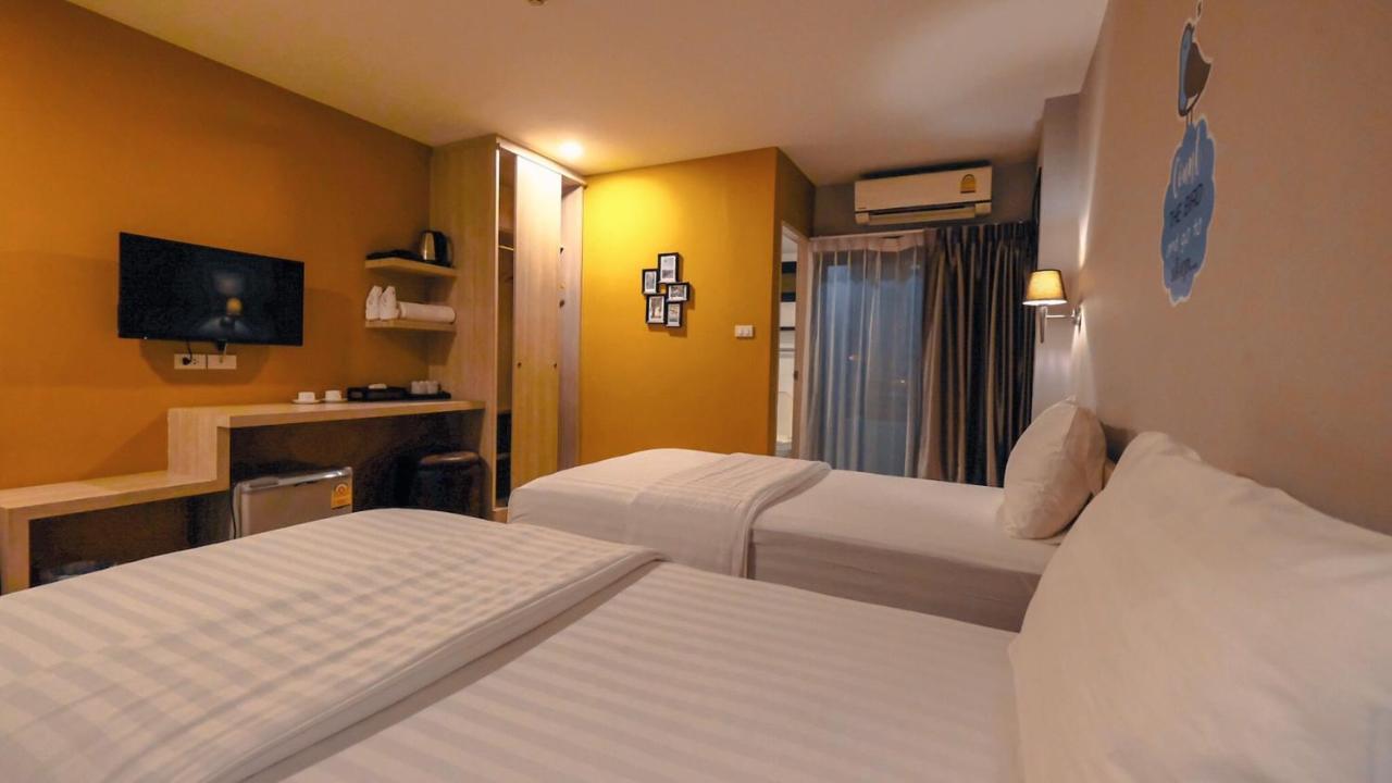 Letana Hotel Bang Phli Buitenkant foto